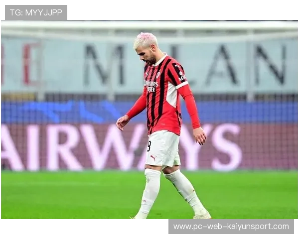 AC米兰—伊布中路抢点头球命中目标